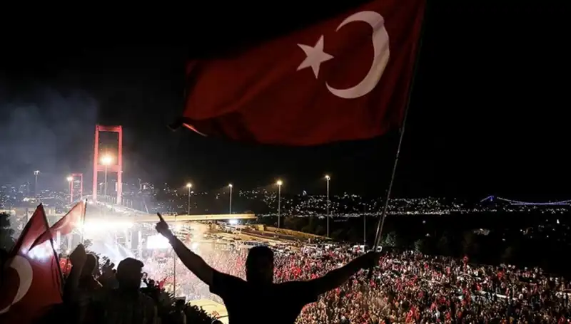 15 Temmuz'un Anısına Özel Tiyatro Gösterimi: "En Uzun Gece"