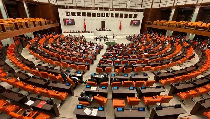 Emekli İkramiyesinde Tarihi Artış: TBMM'den İlk 4 Madde Geçti