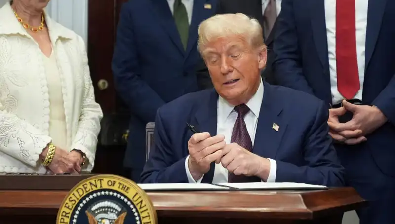 Trump’ın Beyaz Saray Yenilgi Projesi: 200 Milyon Dolar Kendi Cebinden!