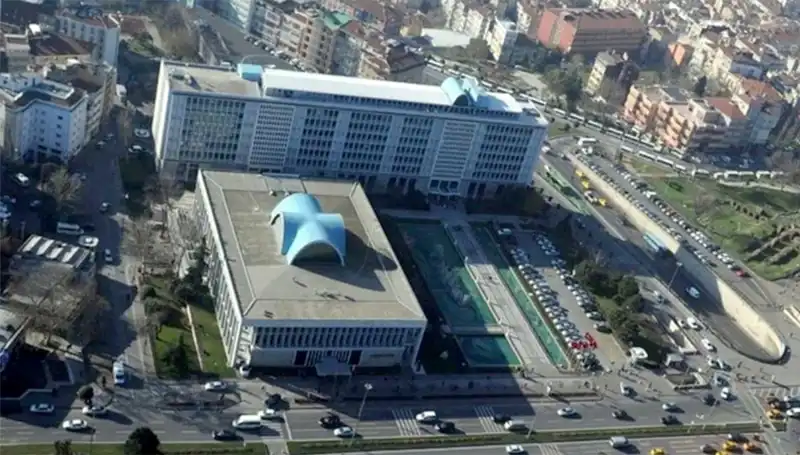 İstanbul Büyükşehir Belediyesi’ndeki Soruşturmada "Enderun" WhatsApp Grubunun Mesajları İnceleniyor