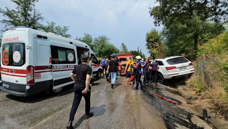 Sakarya'da Kamyonet ve Cip Çarpıştı: 4 Çocuk, 5 Yaralı