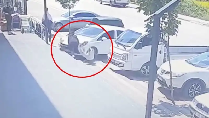 Yalova'da Feci Kaza: Lise Öğrencisi Araç Altında Kaldı