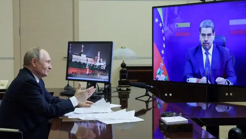 Putin ve Maduro'dan Tarihi Buluşma: 9 Mayıs Davetiyle Güç Birliği