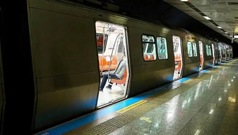 İstanbul'da Metro Durakları Kapanıyor: Sebepler ve Geçiş Süreci