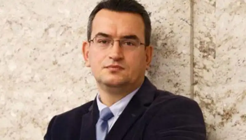 Metin Gürcan Kimdir? DEVA Partisi'nin Öne Çıkan İsimlerinden Biri