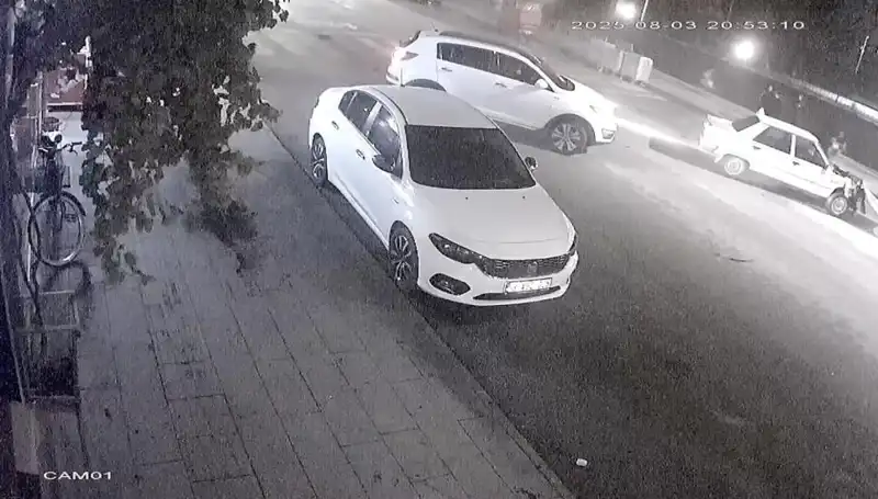 Yayalara Yol Vermek İsteyen Sürücüler Kaza Yaptı: Detaylar Ortaya Çıktı
