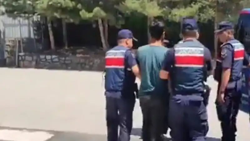 Türkiye'de DAEŞ'e Yönelik 14 İlde Dev Operasyon: 26 Gözaltı