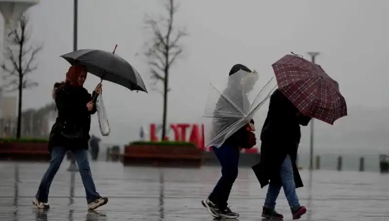 İki Farklı Bölge İçin Kuvvetli Sağanak Uyarısı: Ne Yapmalıyız?