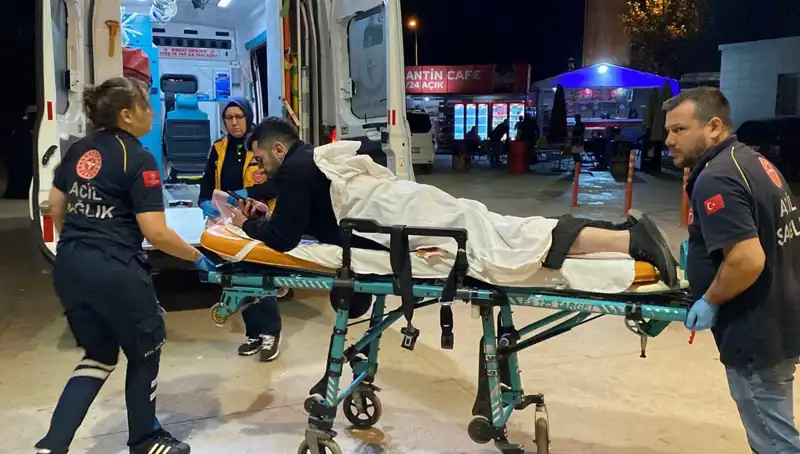 Çiftçi Kavga Etti, Bacağını Bıçakla Yaralayan İkiliyi Uyardı
