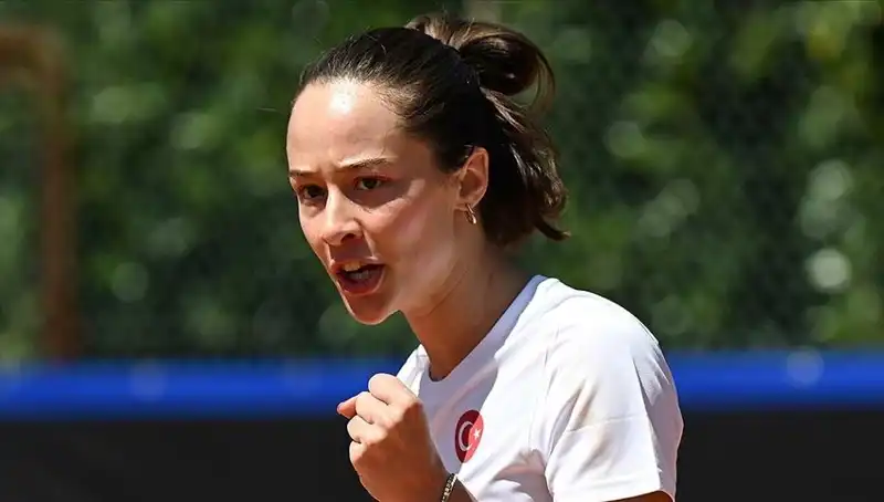 Milli Tenisçi Zeynep Sönmez, Uluslararası Finalde Tarih Yazıyor