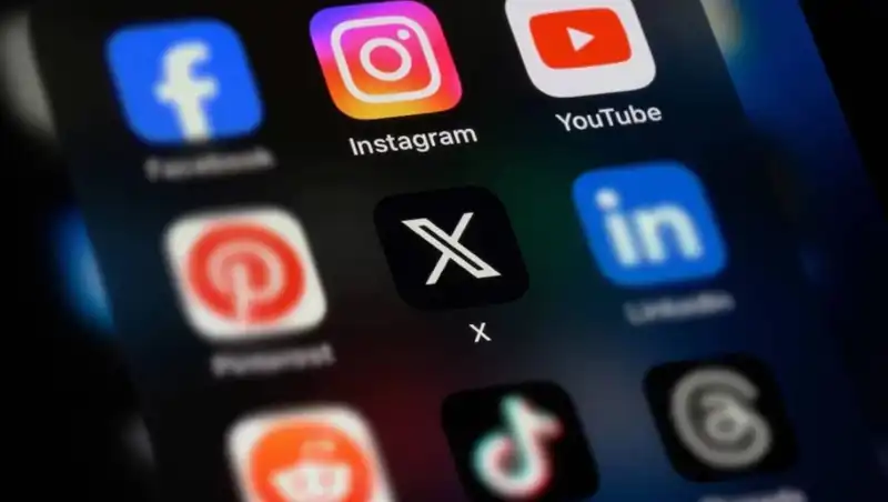 Sosyal Medya Kısıtlamaları: WhatsApp, Instagram ve Diğerleri Neden Etkilendi?