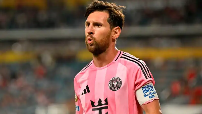Messi’nin Debütü: Beraberlikle Başlayan Maçta Son Dakika Şutu Direkten Döndü