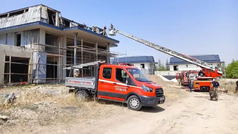 Ankara Gölbaşı'ndaki Villalarda Yangın Korkuttu: Olayın Ardındaki Sebepler ve Sonuçları