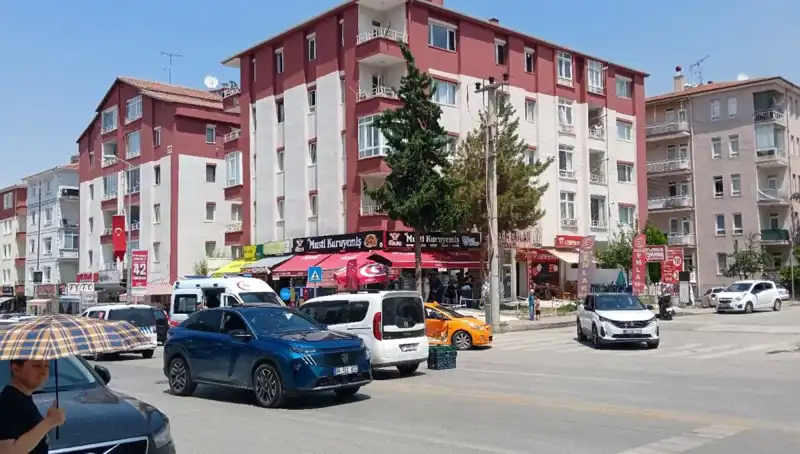 Taksi ve Otomobil Çarpıştı: Olay Anı ve Sonrası Neler Yaşandı?