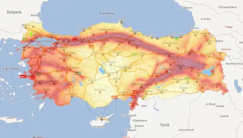 Evimin Altından Fay Hattı Geçiyor Mu? Deprem Riski Taşıyan Bölgeler Açıklandı
