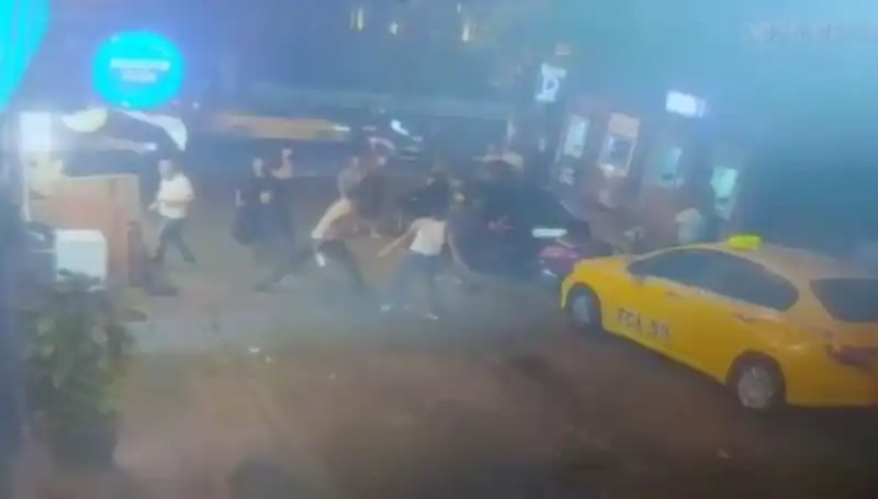 Beyoğlu’nda Laf Atma Kavgası: Kanlı Geceye Dönüşen Olay