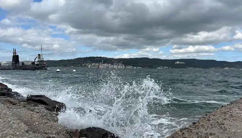 Beykoz Sahillerinde Denize Girmek Yasaklandı: Tatilcileri Bekleyen Sürpriz