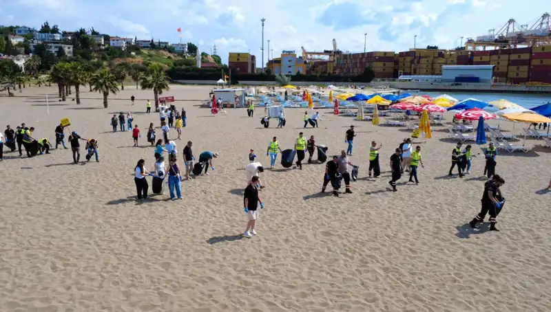 Plajlar Temizleniyor: Yaz Turizmi İçin Önemli Adım Atıldı