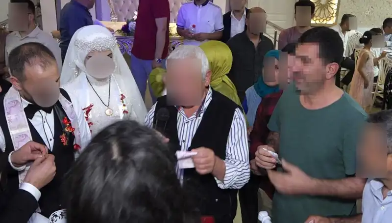 Davetsiz Düğüne Giden Hırsızın Pasta Sevinci ve Korkunç Çalışması