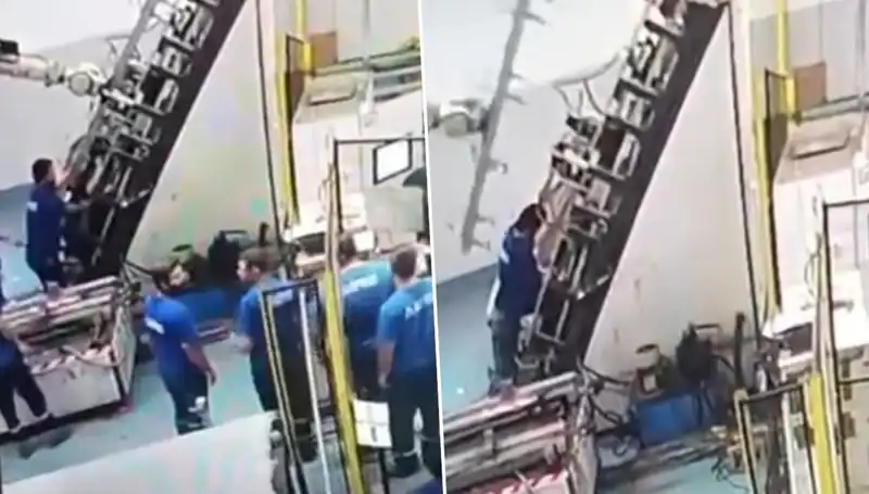 Fabrikada Yaşanan Feci Olay: Makine Sırtına Saplandı!
