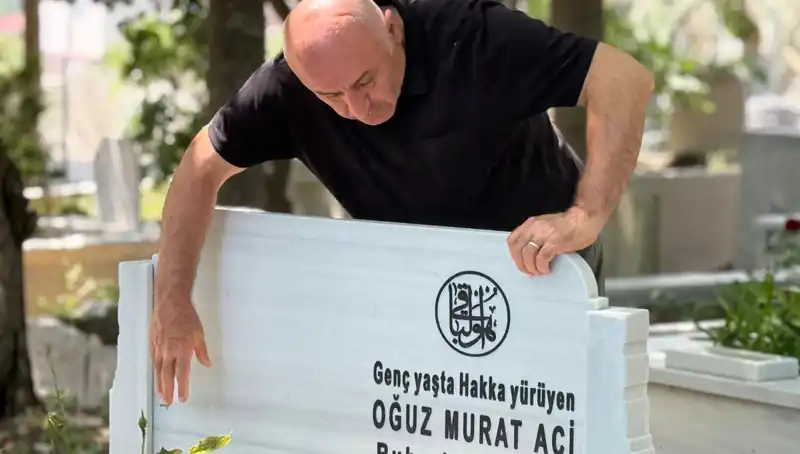 Aci Ailesinin Duygusal Babalar Günü: Kaybettikleri Baba İçin Anma