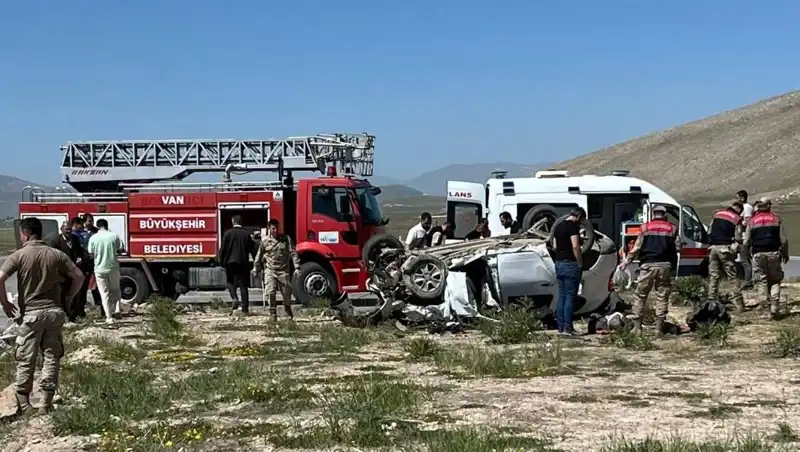 Van'da Korkunç Kaza: Dört Can Aldı, İki Kişi Yaralı