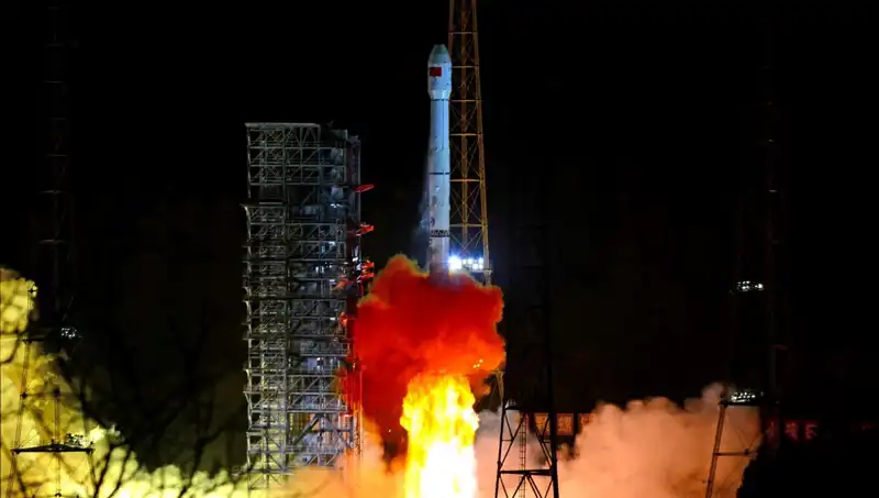 Çin, Asteroid Keşif Aracı Tienvın-2'yi Uzaya Gönderdi: Uzayda Yeni Bir Çağ Başlıyor