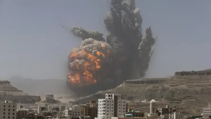 ABD Yemen'de Fabrika Saldırısı: Hayatını Kaybedenlerin Sayısı Artıyor