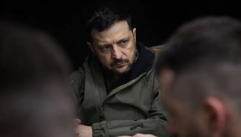 Zelenski'den NATO’ya Kritik Uyarı: "Nadir Element Anlaşması Kapsamında Değiliz"