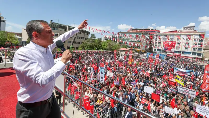 Özgür Özel'den Çarpıcı Açıklama: Silah Bırakma Çağrısına Destek Tam Destek!