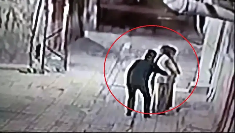 Kapkaççılara Operasyon: Gizli Polisler Pazarcı ve Simitçi Kılığına Girdi!