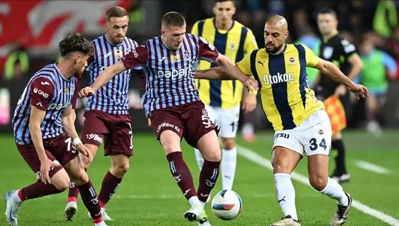 Fenerbahçe ve Trabzonspor Süper Lig'de Derbide Karşı Karşıya Geliyor!