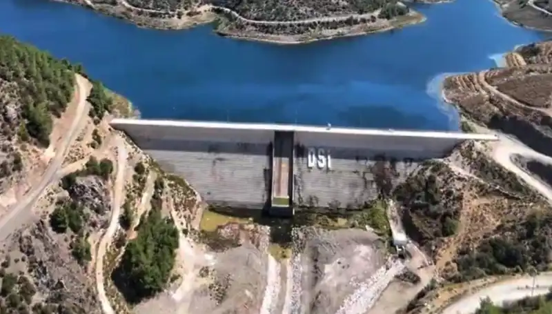Çeşme'nin Su Hasreti Sona Eriyor: Kesintiler Arkada Kaldı mı?